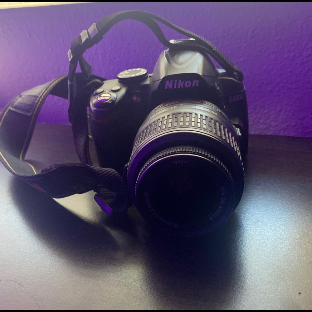 Black Nikon D3000